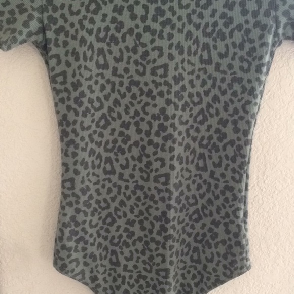 AE Ribbed Bodysuit - Picture 4 of 5